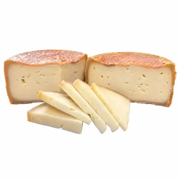 Queso sudao extremeño cortado en cuñas